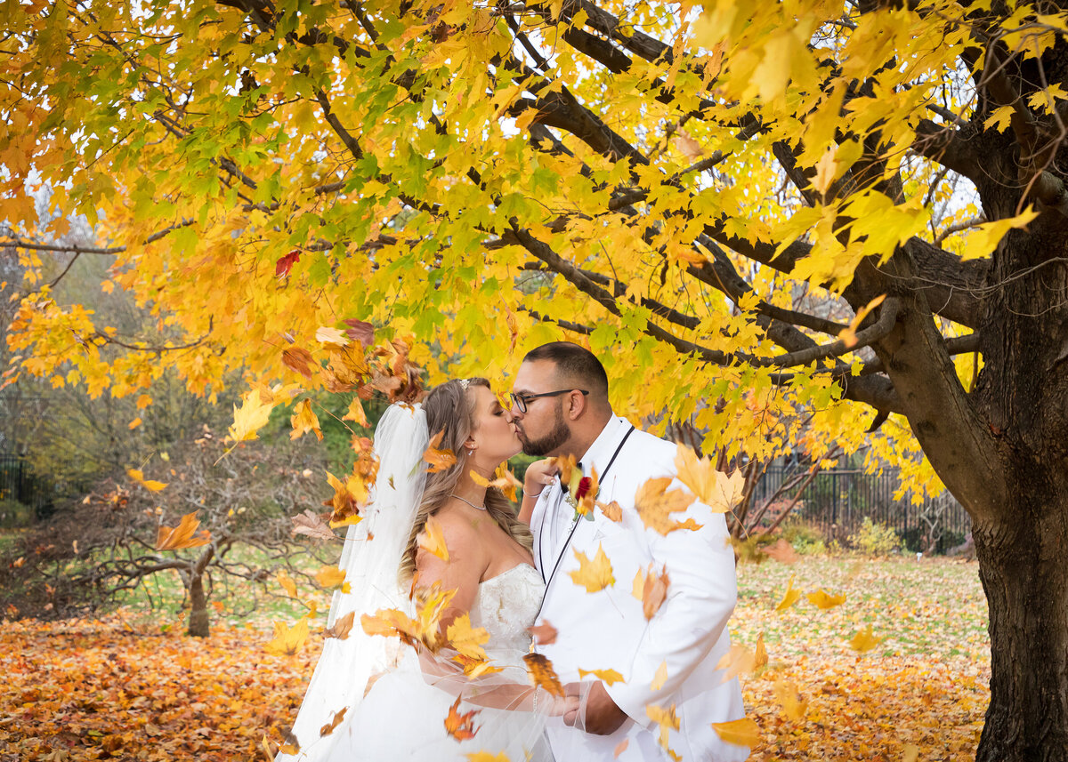 bride-groom-autumn-leaves-NJ