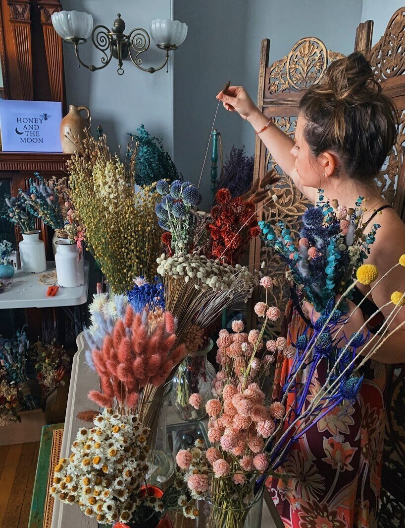 honey-and-the-moon-florals (25)