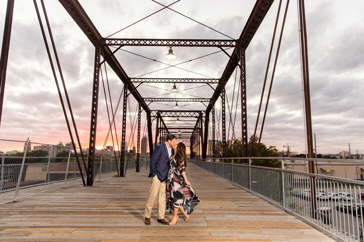Hannah-Charis-Photography-The-Historic-Pearl-Engagement-Session-6