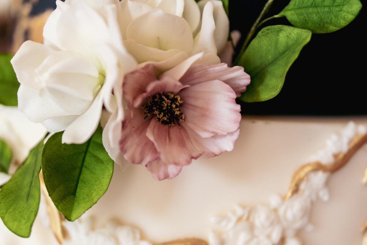 Luxury nature inspired wedding cake designer vanilla Spice Cake Studio Northamptonshire sugar craft floristry