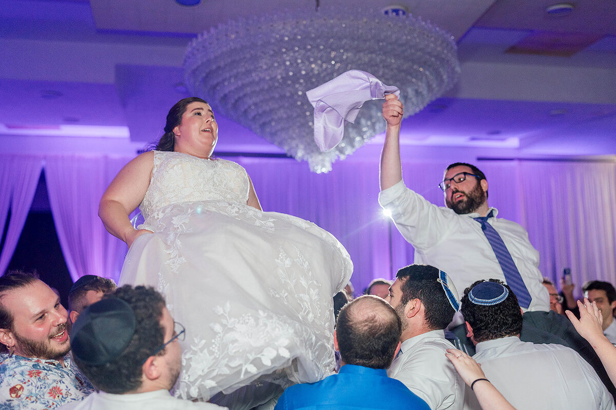 Eliana-Melmed-Photography-Chicago-LosAngeles-Jewish-WeddingPhotography-ElianaSklar-Simcha-00046