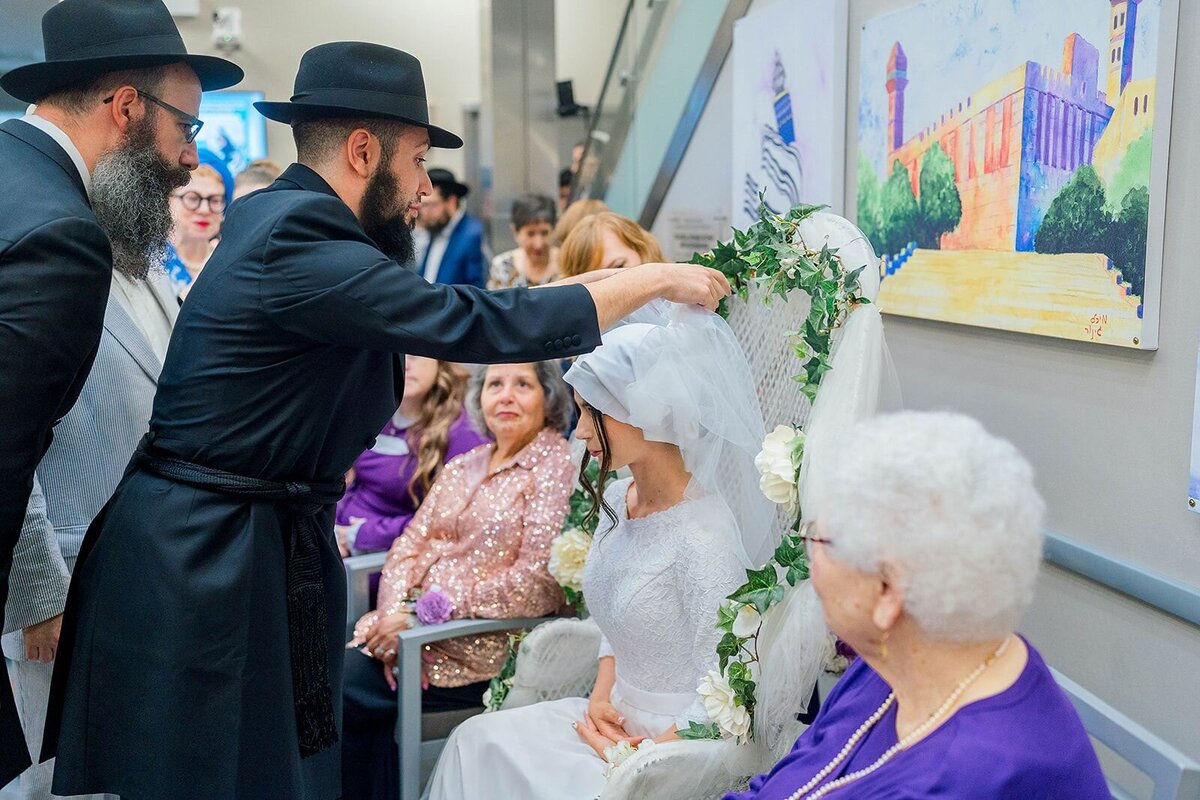 Eliana-Melmed-Photography-Chicago-LosAngeles-Jewish-WeddingPhotographer-CarmiKalman-Bedeken-00087