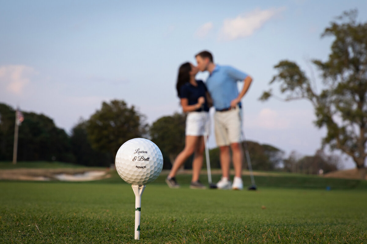 golf-ball-engagement-kissing-on-green-nj
