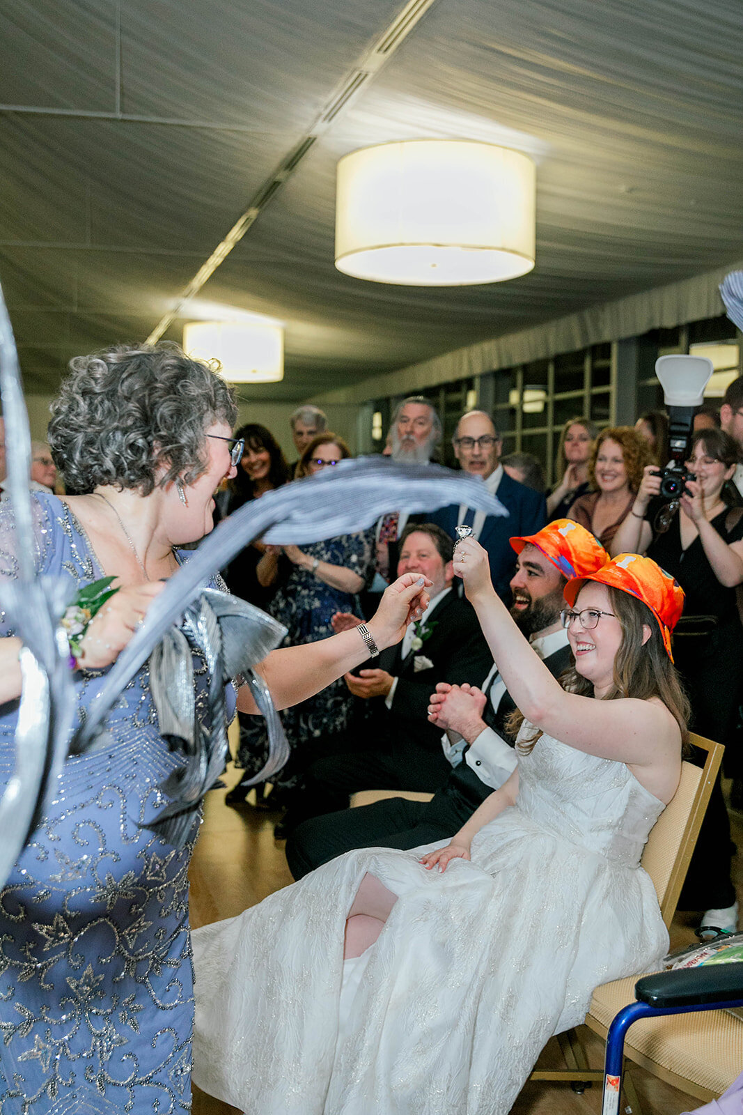 Eliana-Melmed-Photography-Chicago-LosAngeles-Jewish-WeddingPhotography-SimchaDancing-00079