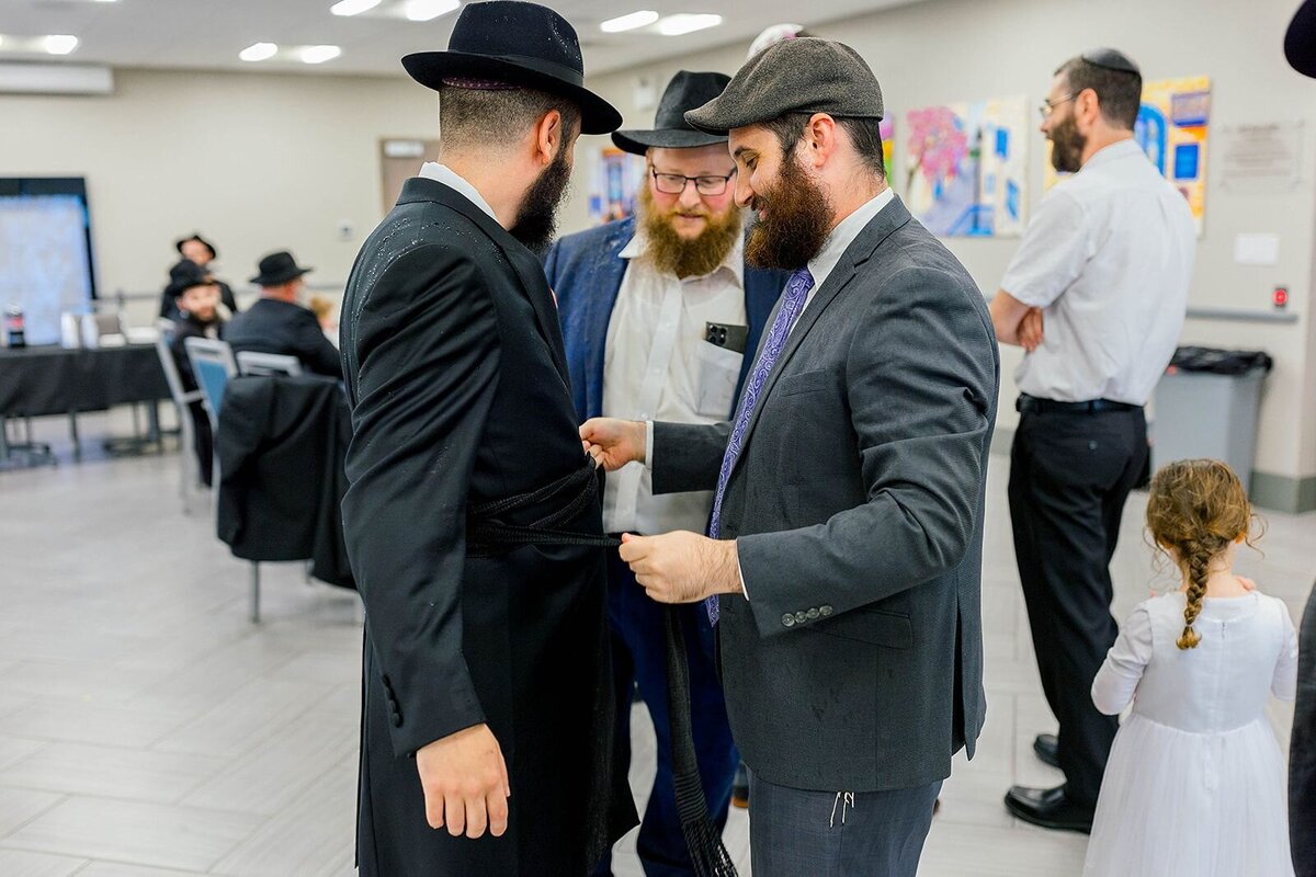 Eliana-Melmed-Photography-Chicago-LosAngeles-Jewish-WeddingPhotographer-CarmiKalman-Tisch-00121