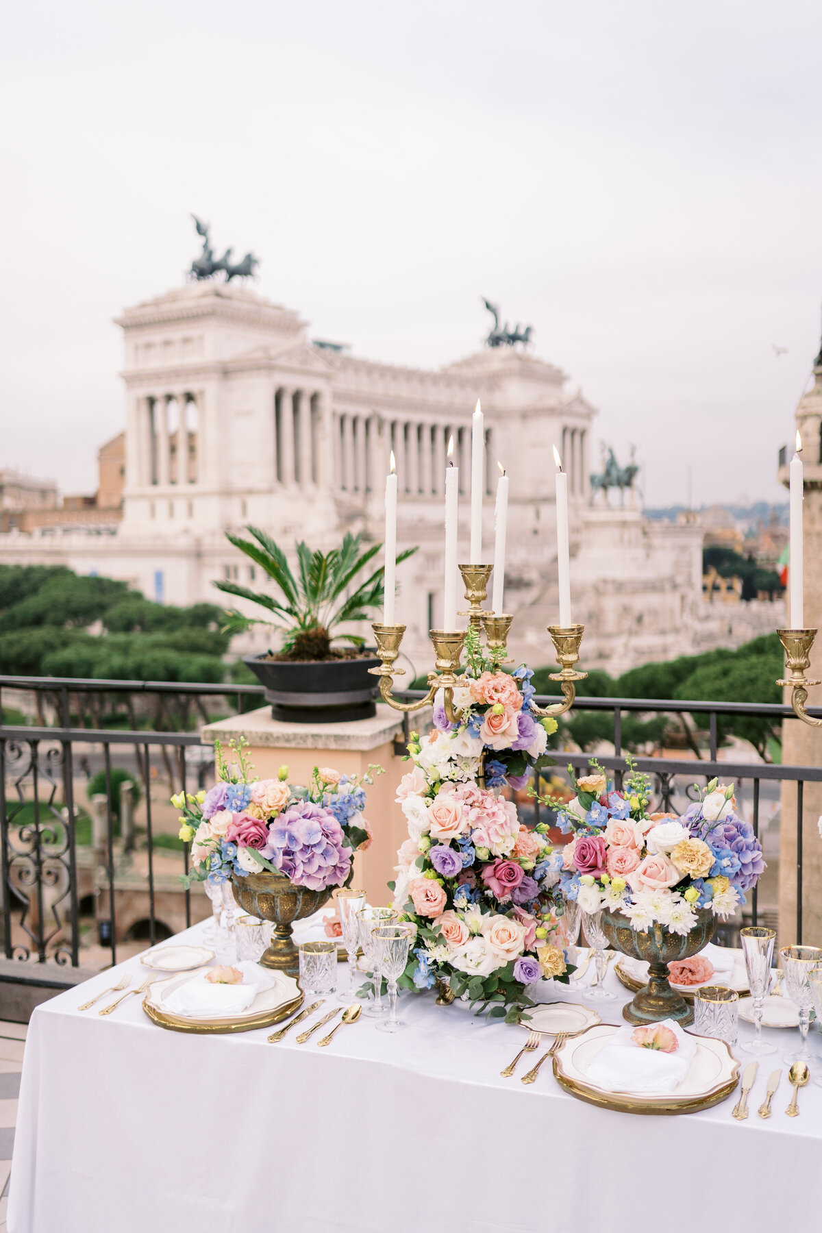 Destination_Wedding_photographer_Rome_nh_fori_imperiali-211