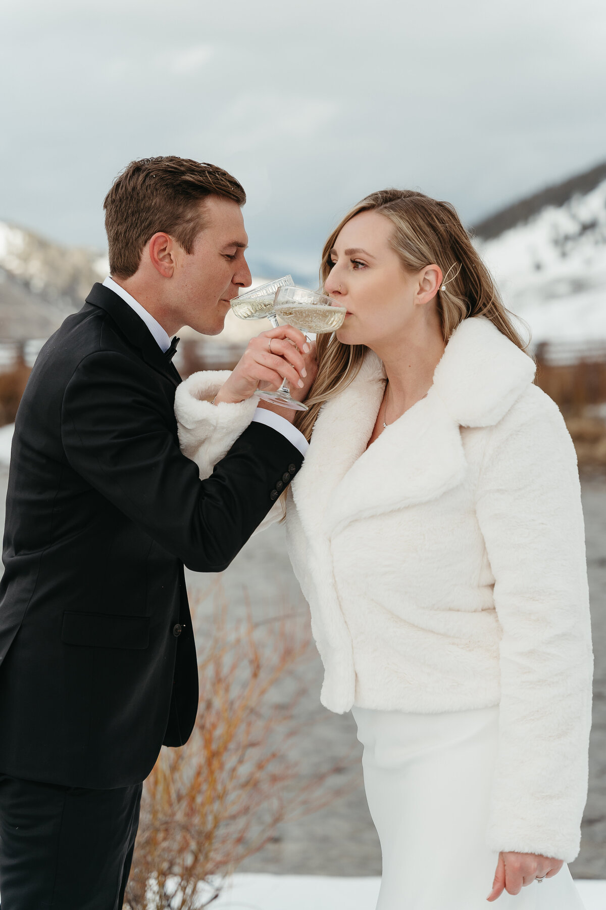sunandpeakphotos-bigbear-california-wedding-photographer-intimatewedding-elopement-snowywedding-snowybigbearwedding-desireeandjake-617