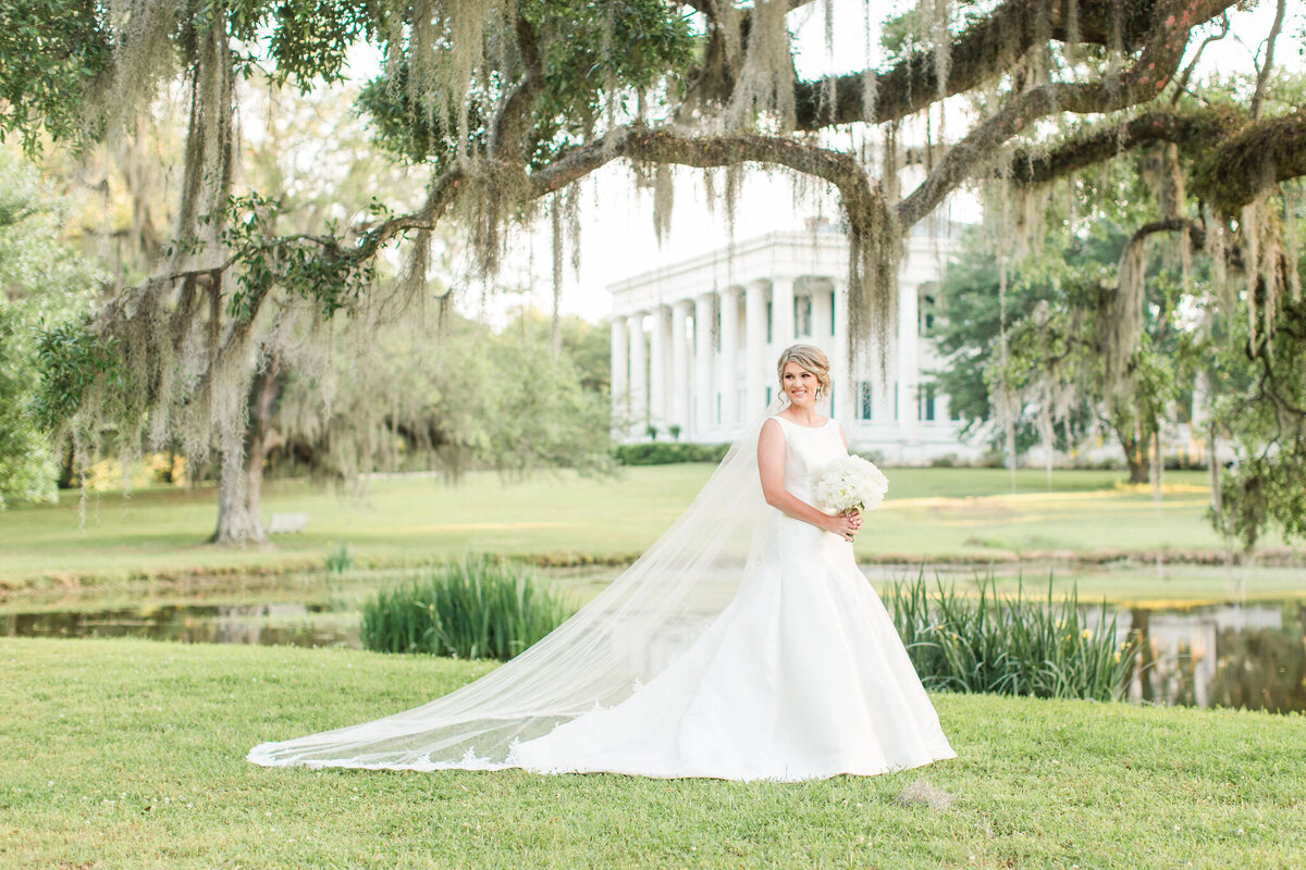 Renee Lorio Photography South Louisiana Wedding Engagement Light Airy Portrait Photographer Photos Southern Clean Colorful12
