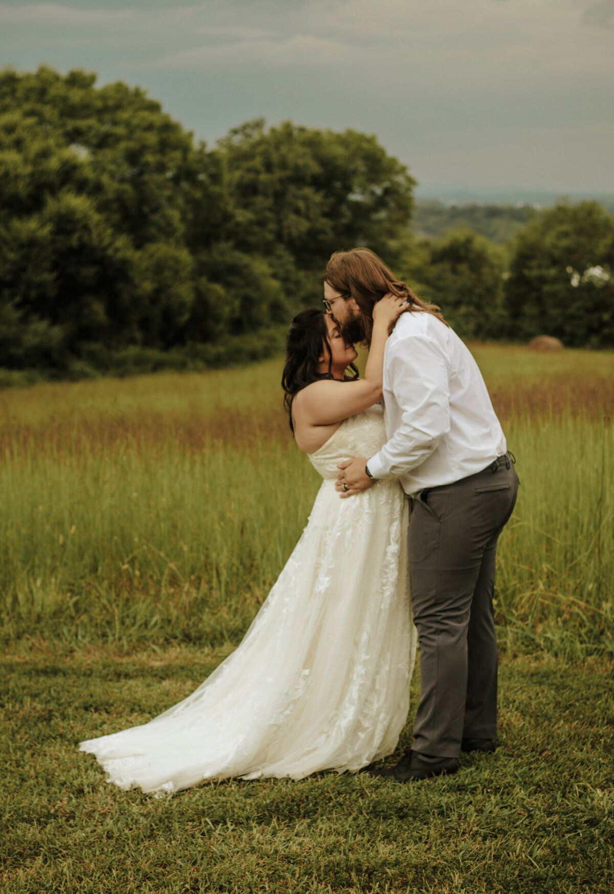 Emotive Nashville wedding photographer