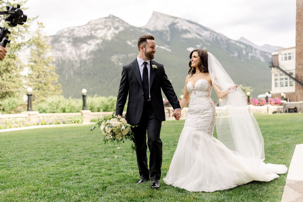 Banff-Wedding-Photography-Newlyweds
