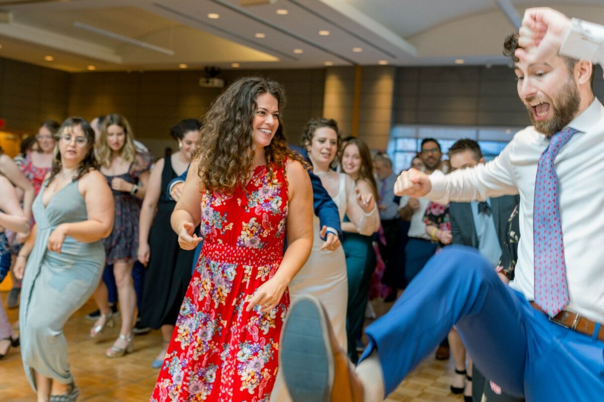 processed_ElianaMelmedPhotography_JewishWeddingPhotographer_ShulaNoah_Dancing-146
