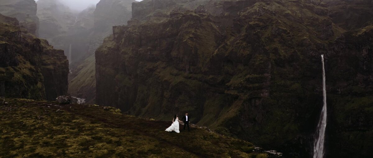 South-Iceland-Amazing-Waterfall-Elopement-009