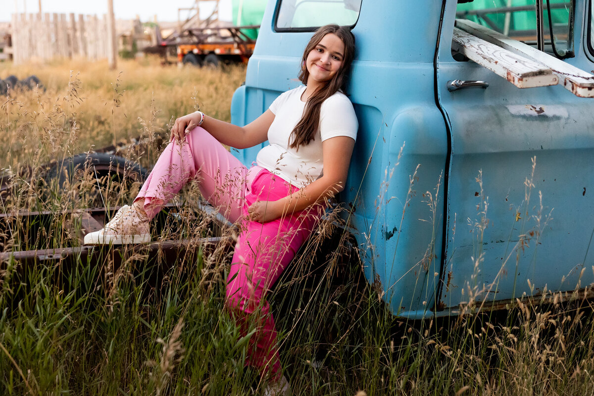 BAINVILLE-HIGH-SCHOOL-Williston-north-dakota-high-school-senior-girl-photographer15