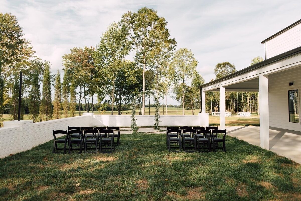 micro wedding at a wedding venue in Middle Tennessee