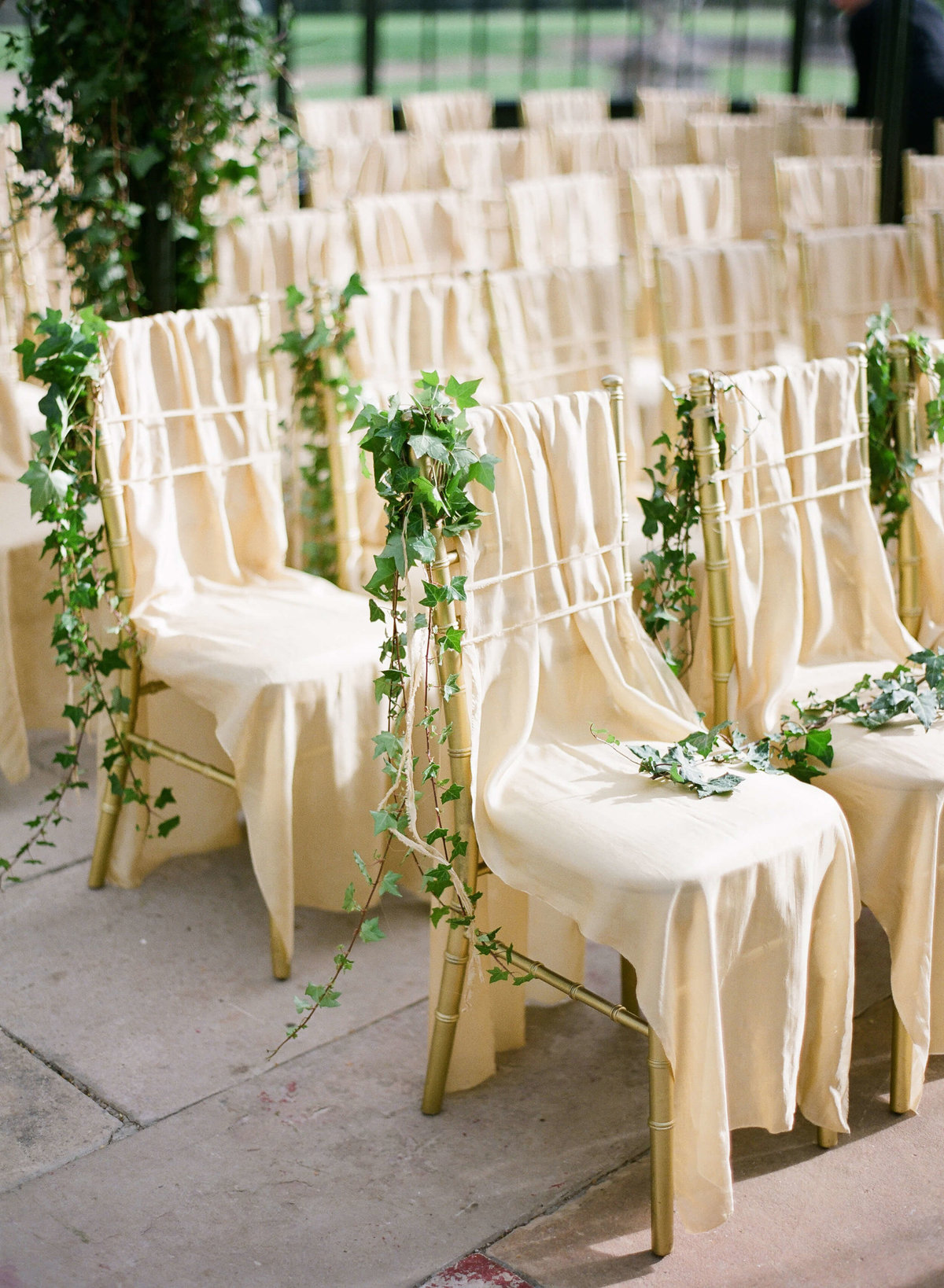 51-KTMerry-wedding-photography-ceremoney-chairs-covered