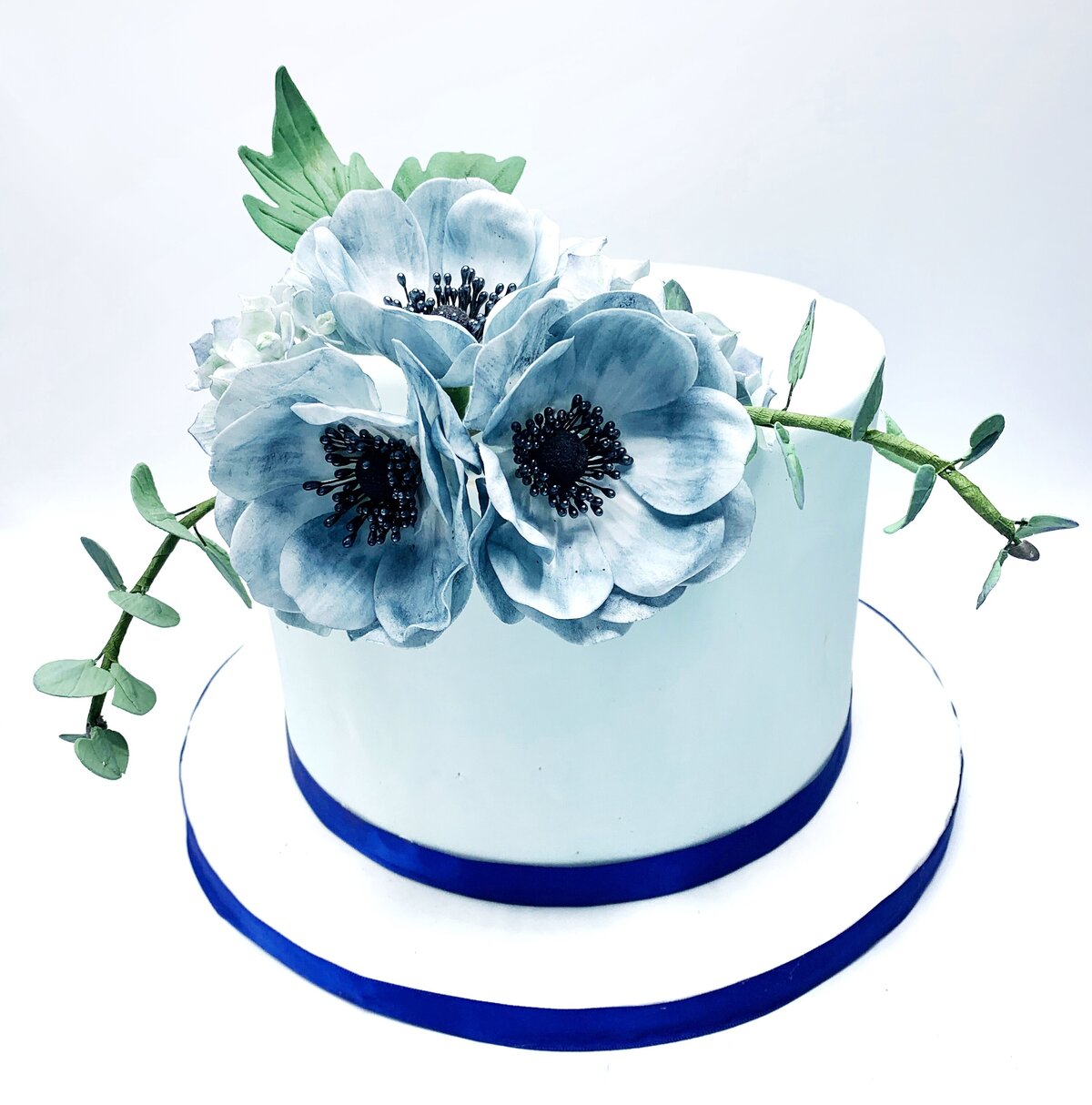 blue anemone cake