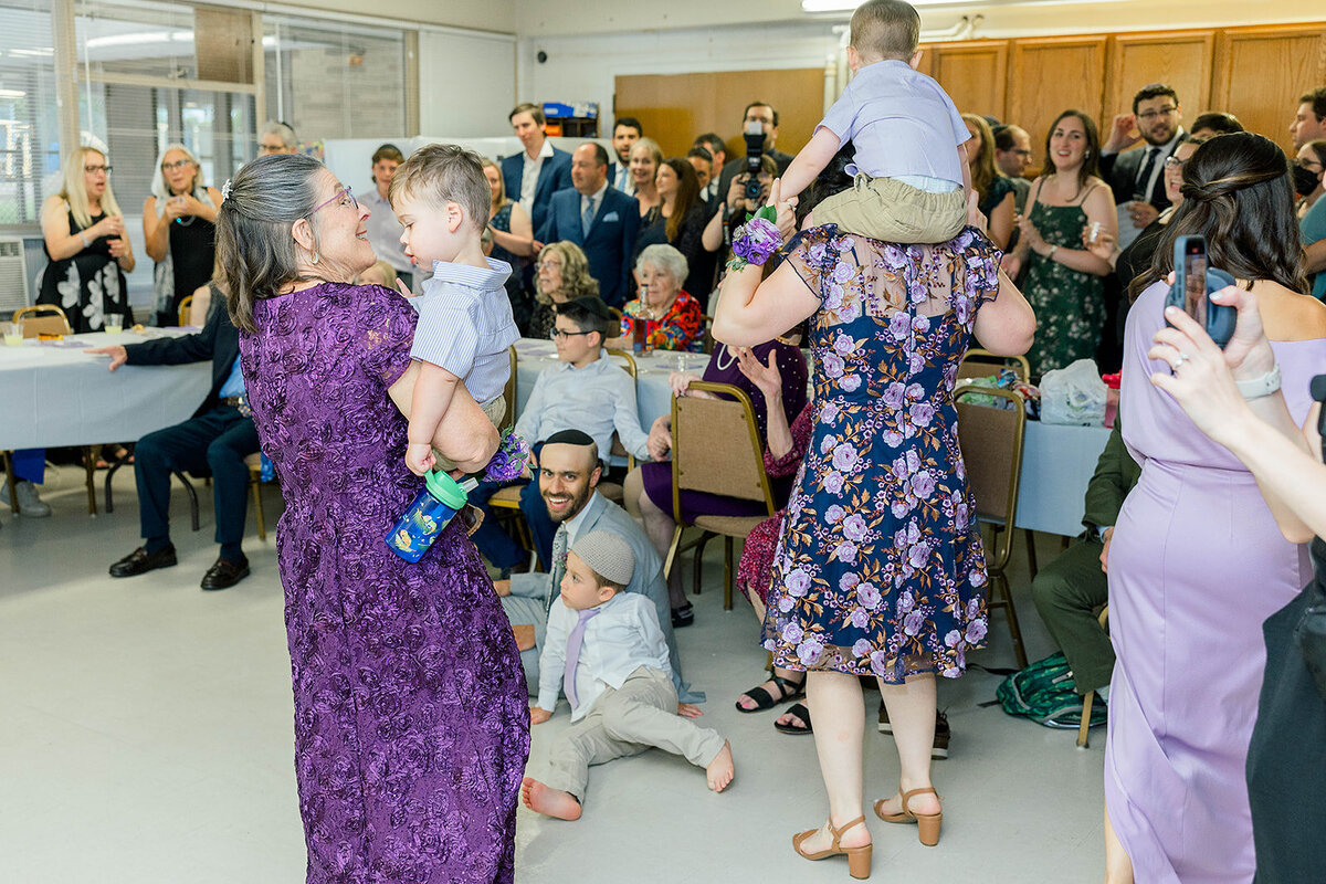 Eliana-Melmed-Photography-Chicago-LosAngeles-Jewish-WeddingPhotography-ElianaSklar-Tisch-00086