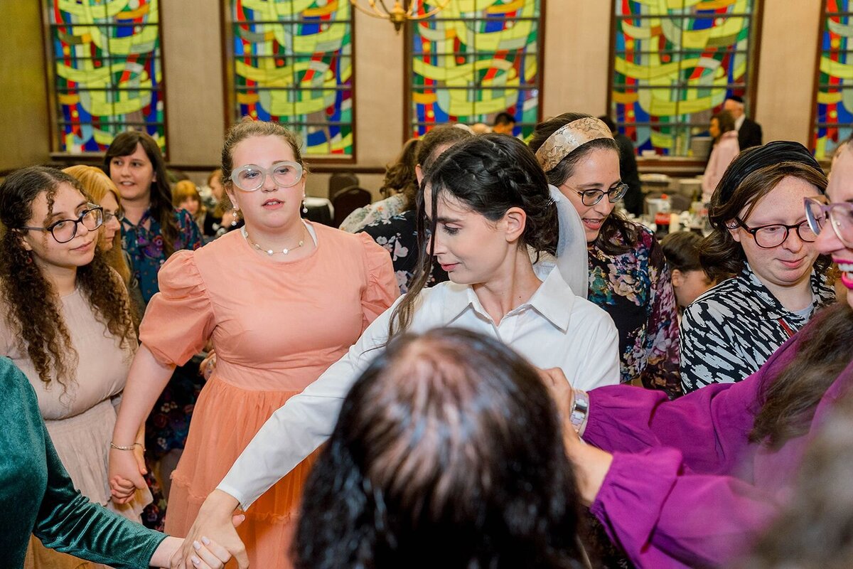 Eliana-Melmed-Photography-Chicago-LosAngeles-Jewish-WeddingPhotographer-CarmiKalman-WomensDancing-00028