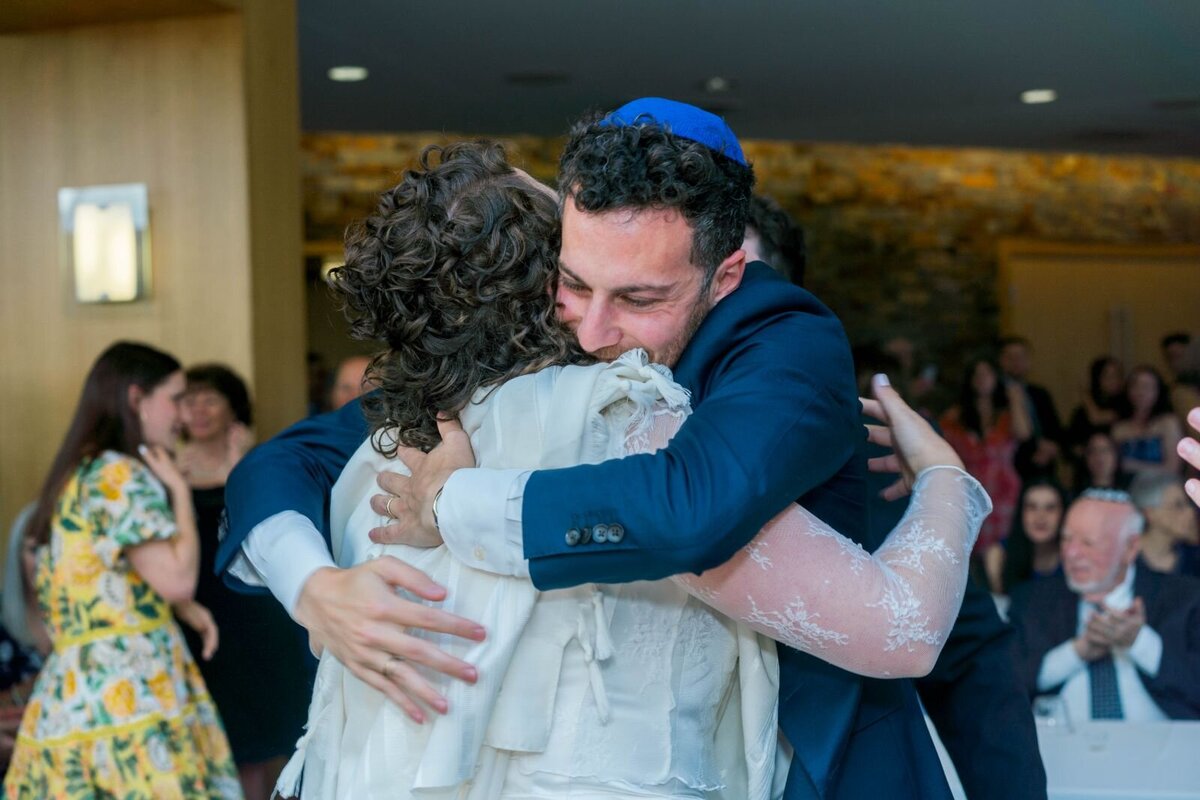 Eliana-Melmed-Photography-Chicago-LosAngeles-Jewish-WeddingPhotography-ShulaNoah-Tisch-00264