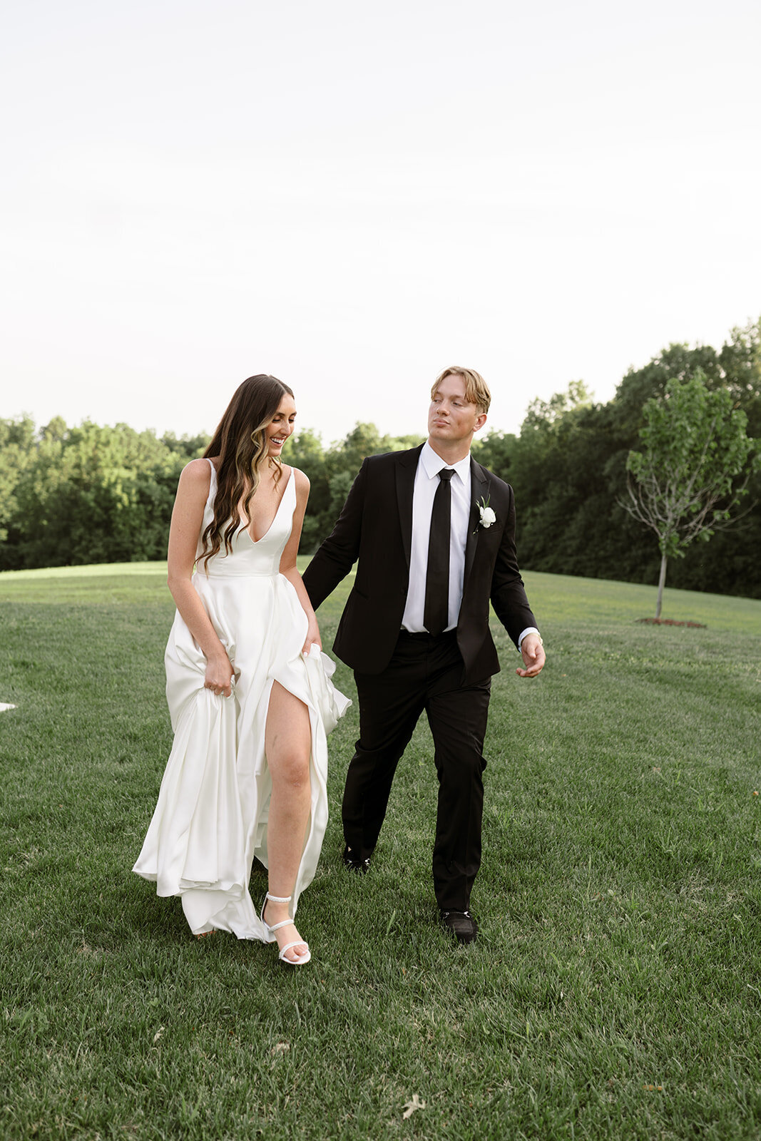 Rebecca and Dan _ The Ridge Wedding Venue _ Kansas City Wedding Photography _ Nick and Lexie Photo + Film-1156