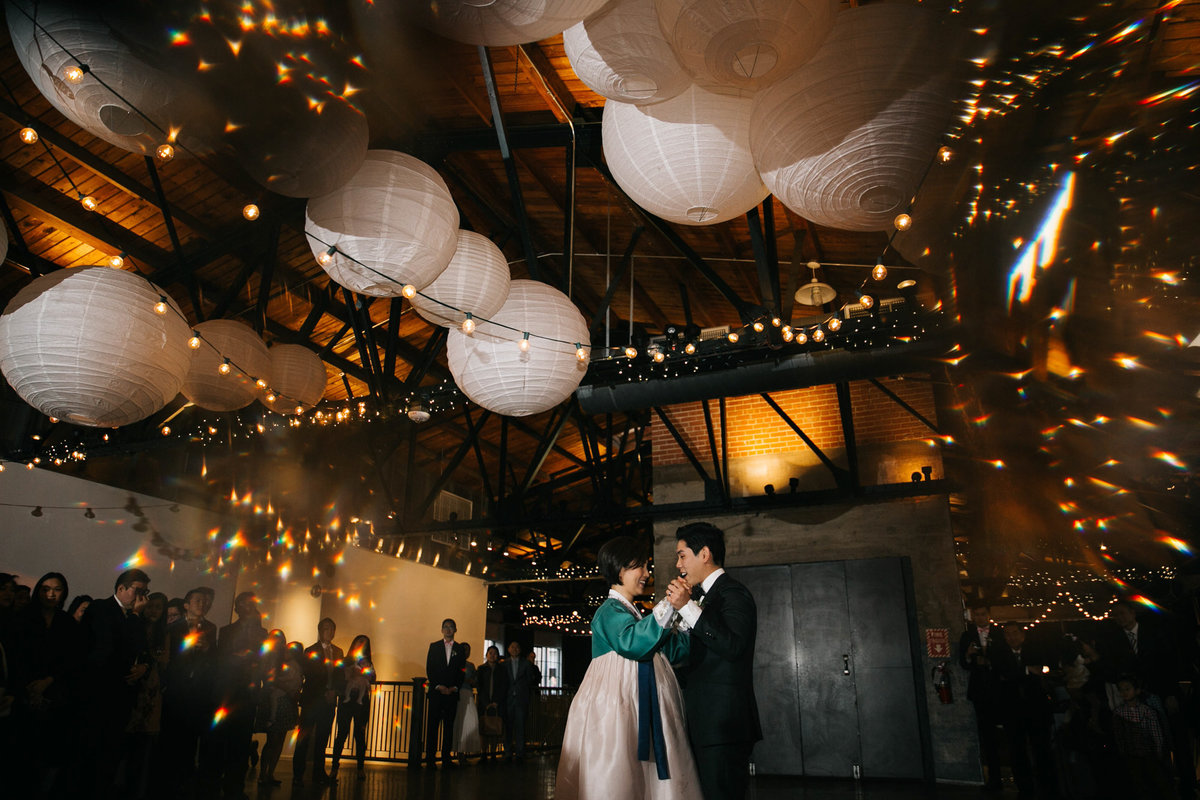 Dallas-Downtown-wedding-at-Hickory-Street-Annex-by-Julia-Sharapova-Photographer-179
