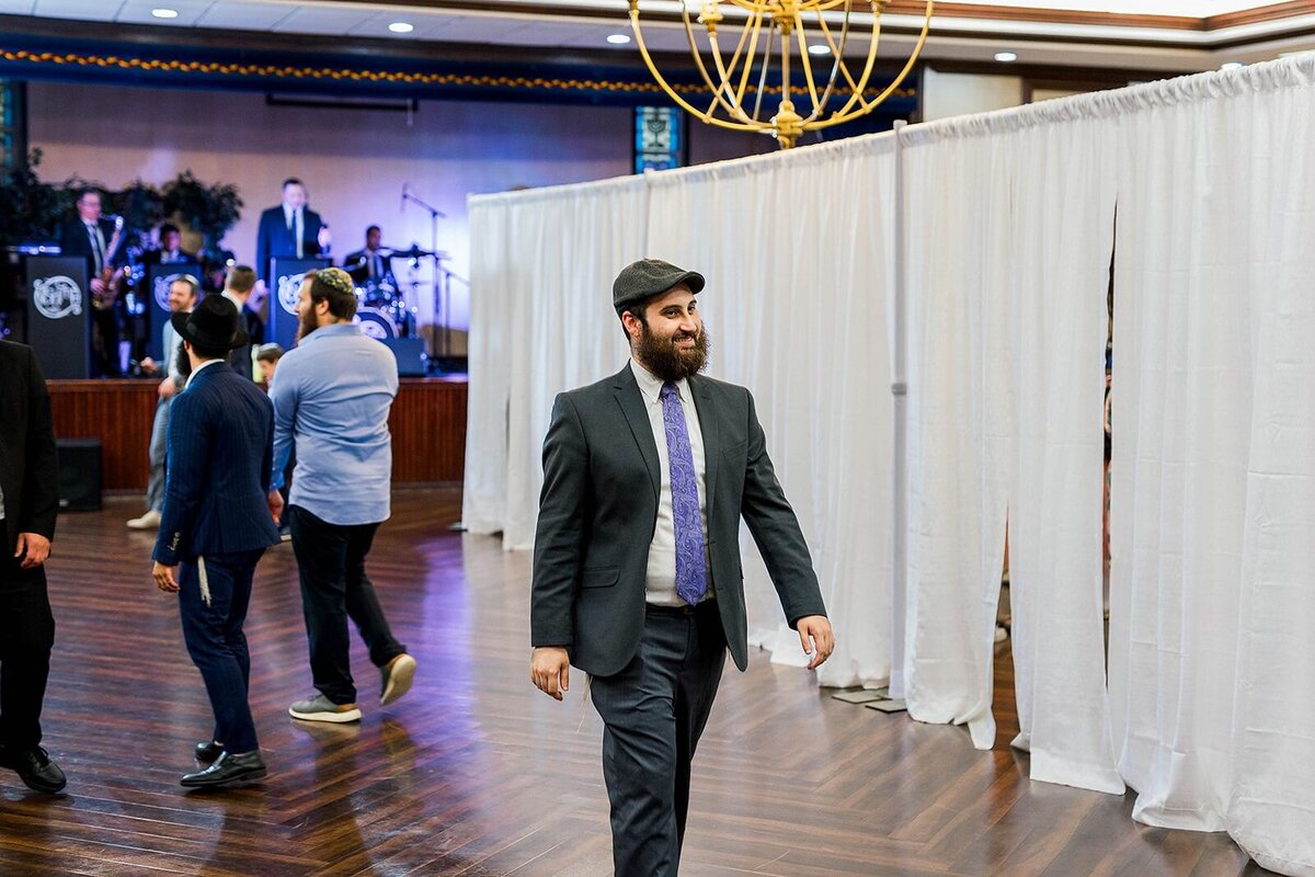 Eliana-Melmed-Photography-Chicago-LosAngeles-Jewish-WeddingPhotographer-CarmiKalman-Shtick-00062