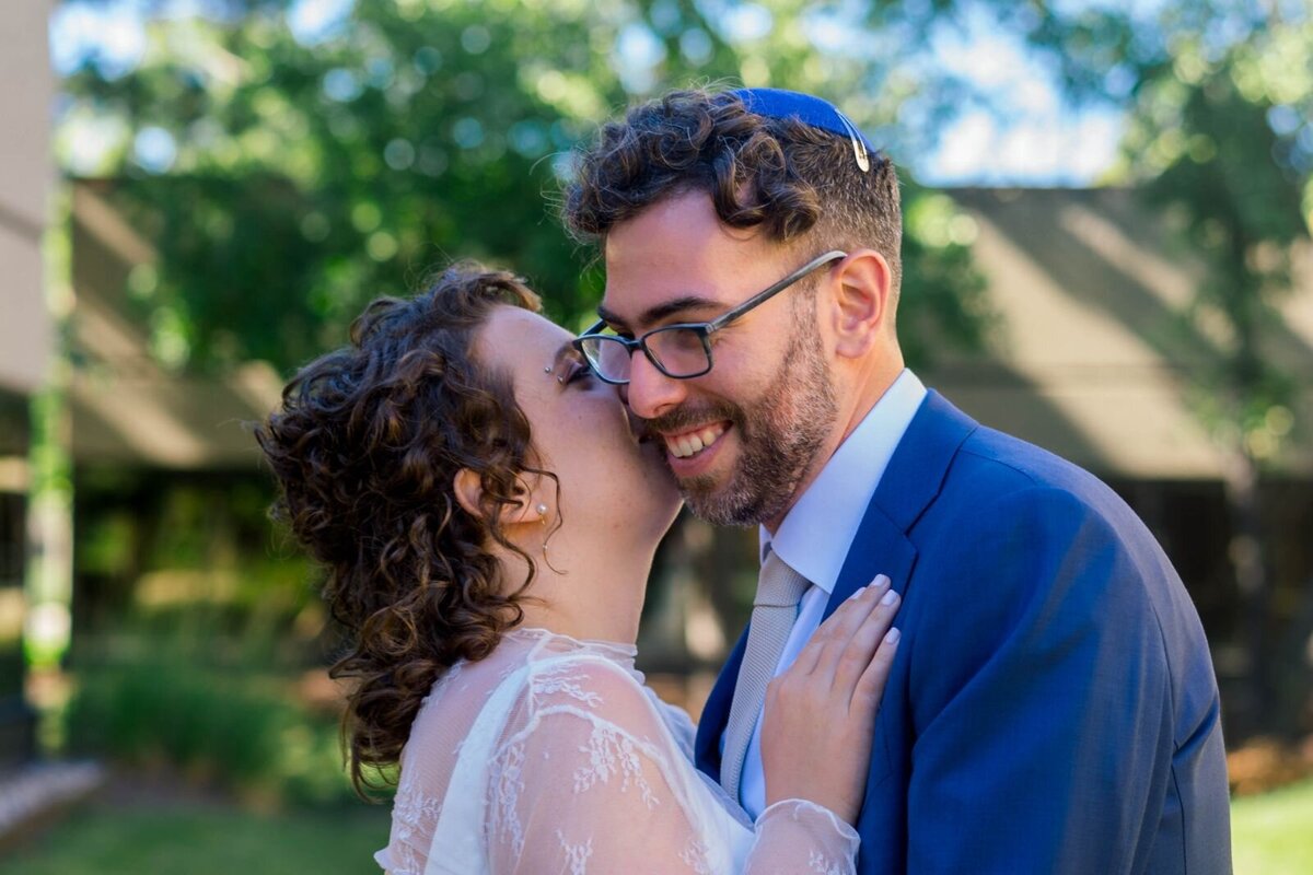 Eliana-Melmed-Photography-Chicago-LosAngeles-Jewish-WeddingPhotography-ShulaNoah-CouplesPortraits-00103