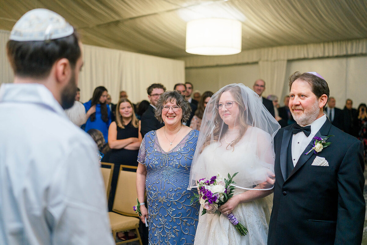Eliana-Melmed-Photography-Chicago-LosAngeles-Jewish-WeddingPhotography-Chuppah-00096
