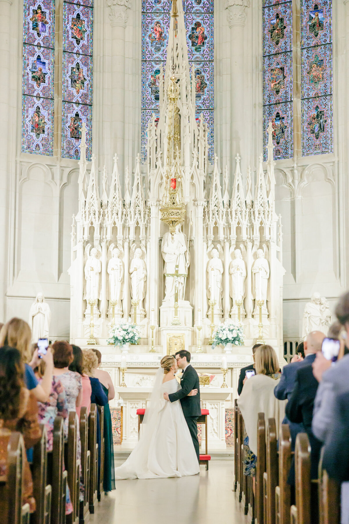 Lexi Benjamin Photography_An Elegant fall Chicago Wedding steeped in Chicago at The Rookery-13