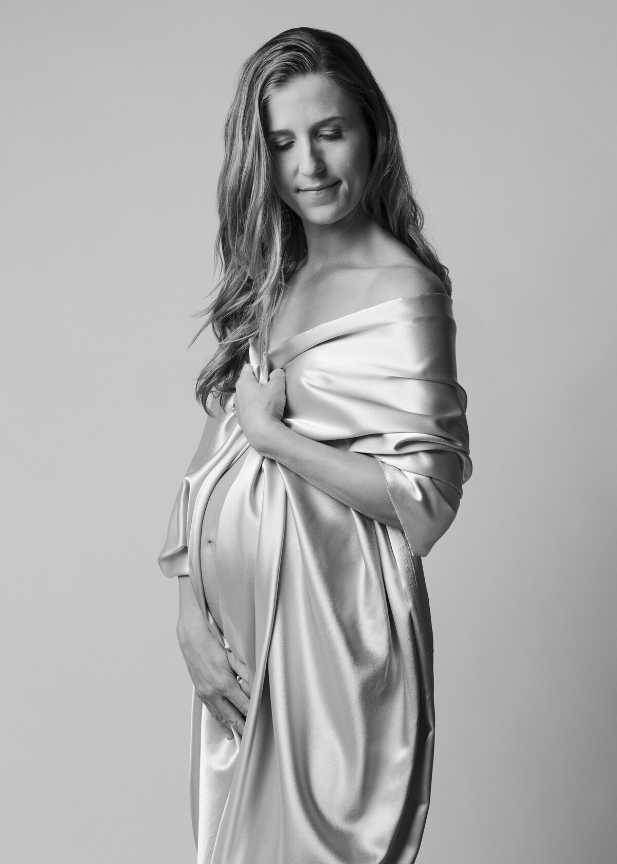 Pregnant-woman-in-silk-robe