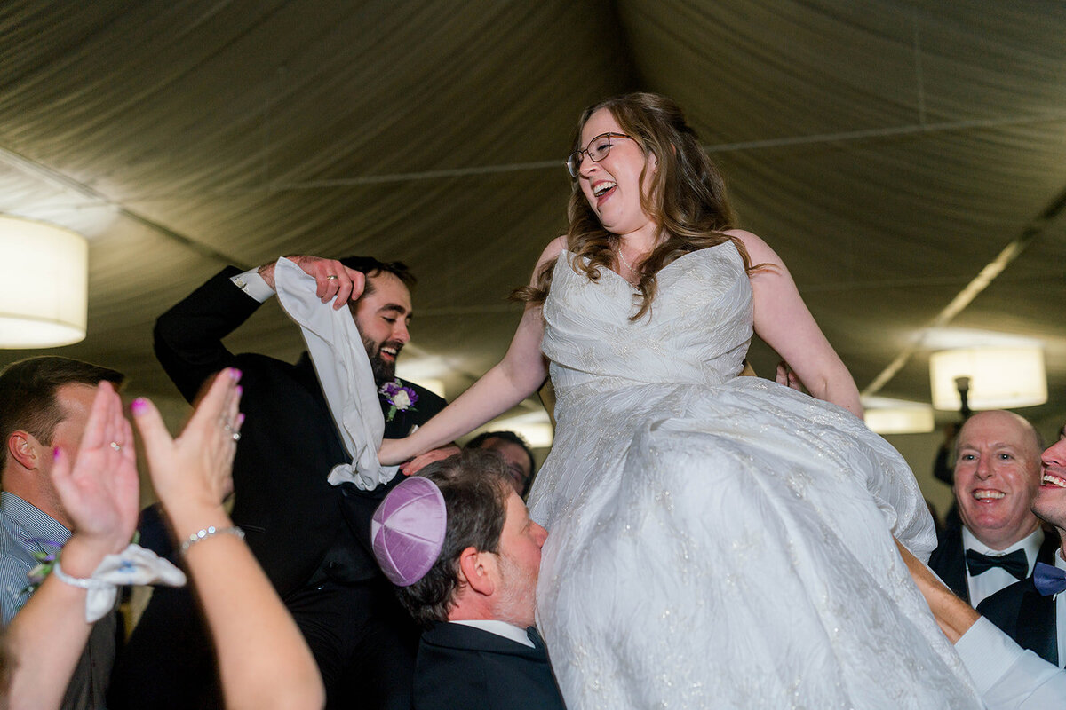 Eliana-Melmed-Photography-Chicago-LosAngeles-Jewish-WeddingPhotography-SimchaDancing-00204