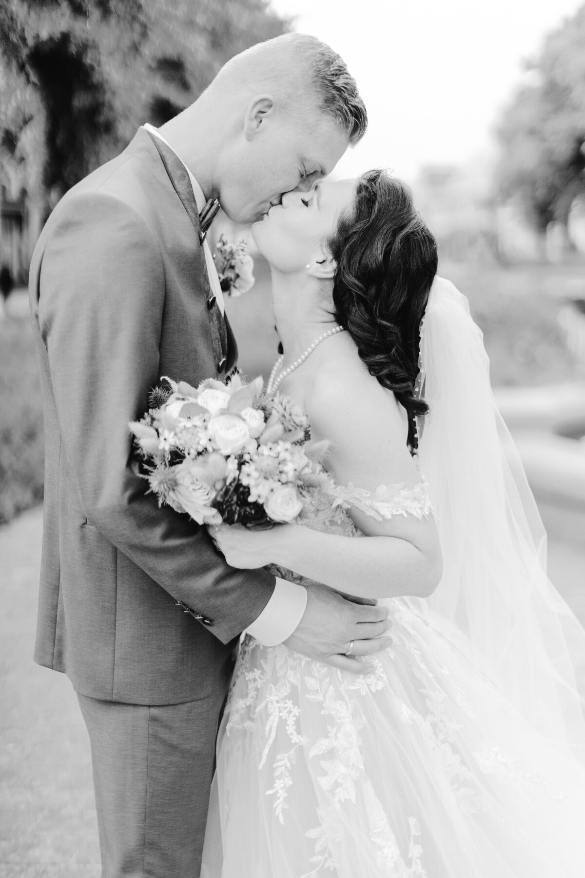 Nathalie & Steven - Laura de Roeck Photography-598-zw Hotel Mondragon