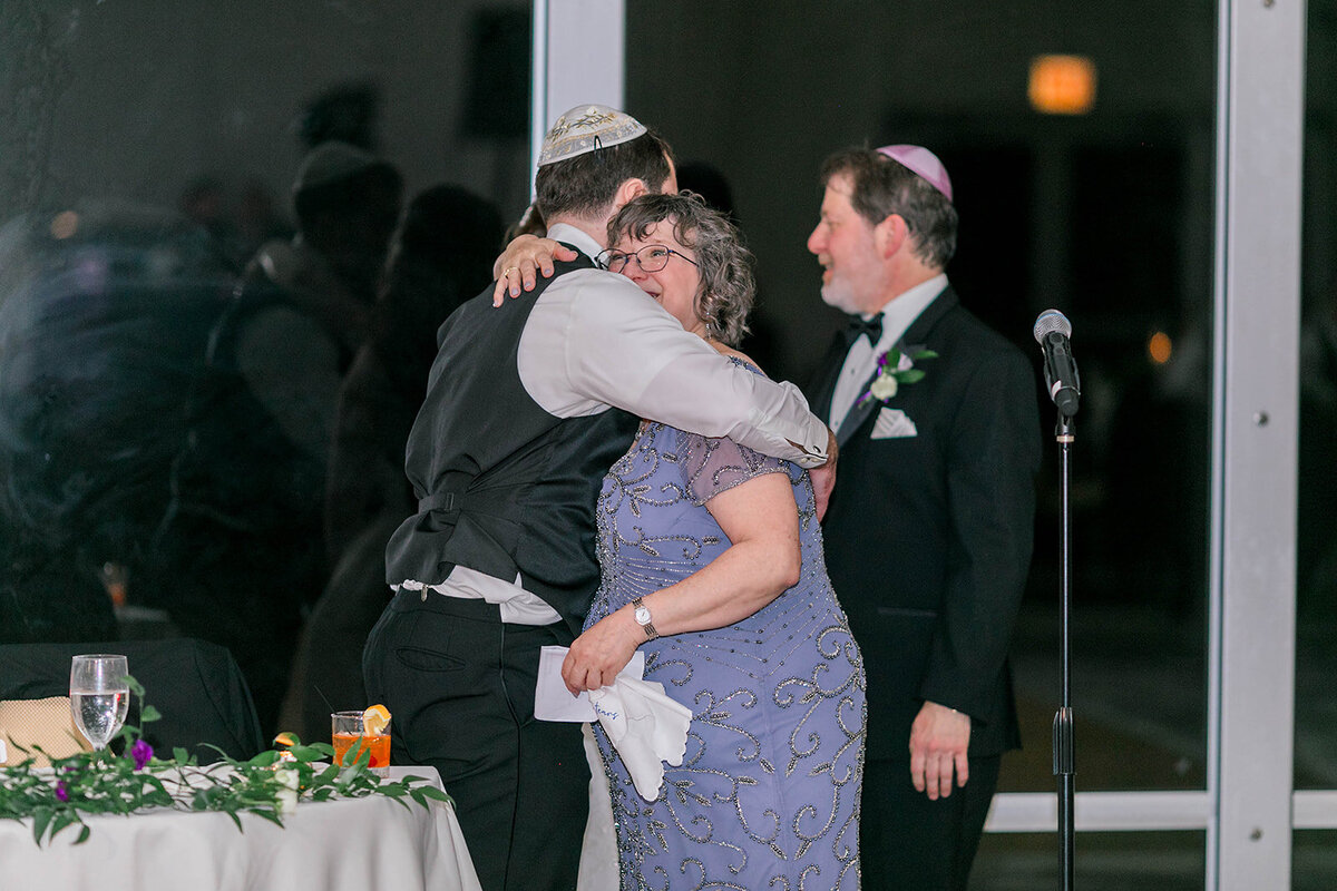 Eliana-Melmed-Photography-Chicago-LosAngeles-Jewish-WeddingPhotography-DInnerSpeeches-00093
