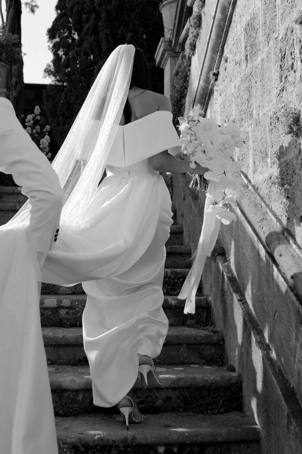 Flora_And_Grace_La_Foce_Tuscany_Editorial_Wedding_Photographer-392