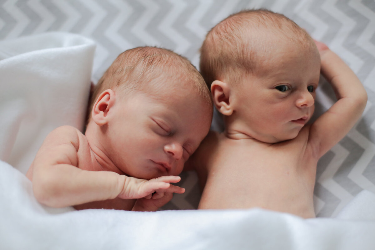 Vanessa is an experienced newborn photography capturing stunning photographs of newborn twins at home.