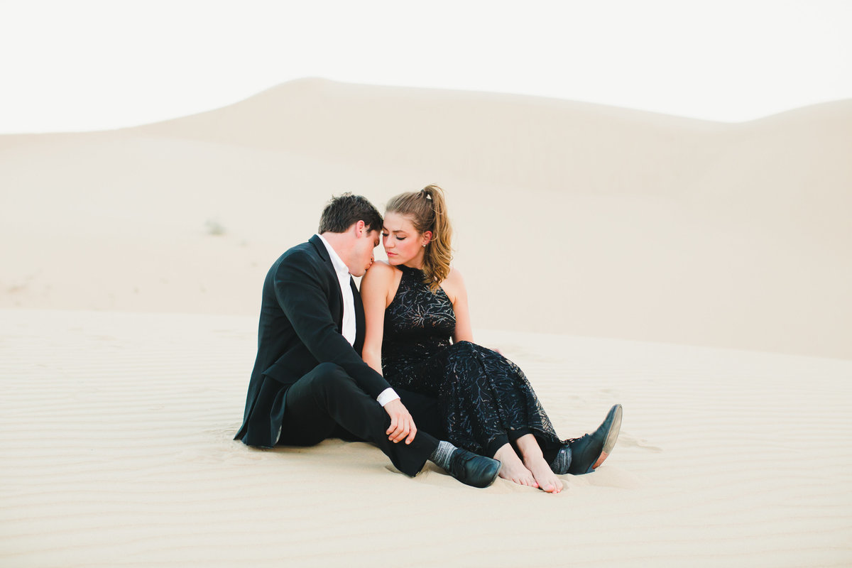 glamis-dunes-desert-engagement-session-14