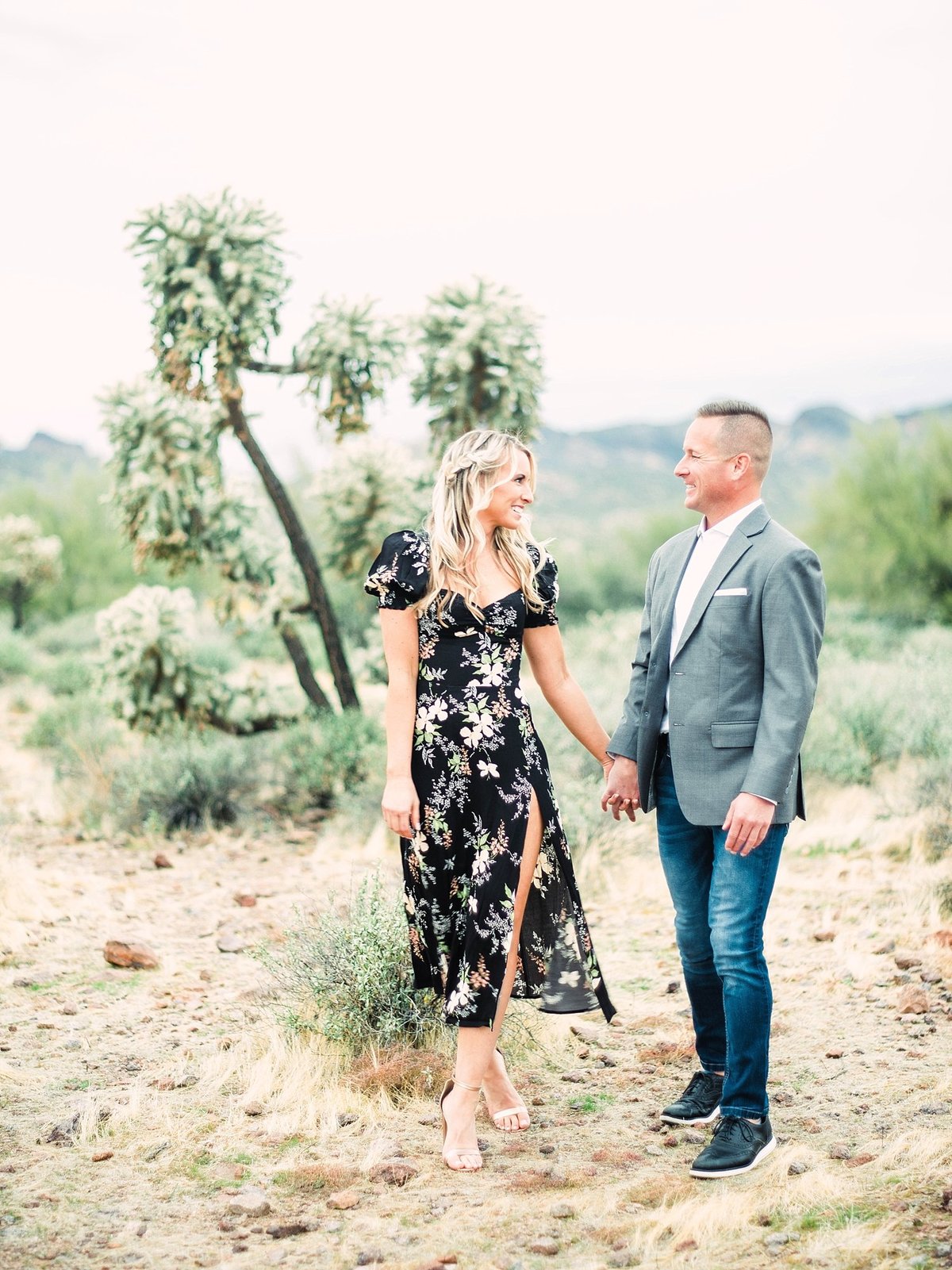 scottsdale-arizona-wedding-photographer-engagement-desert_0117