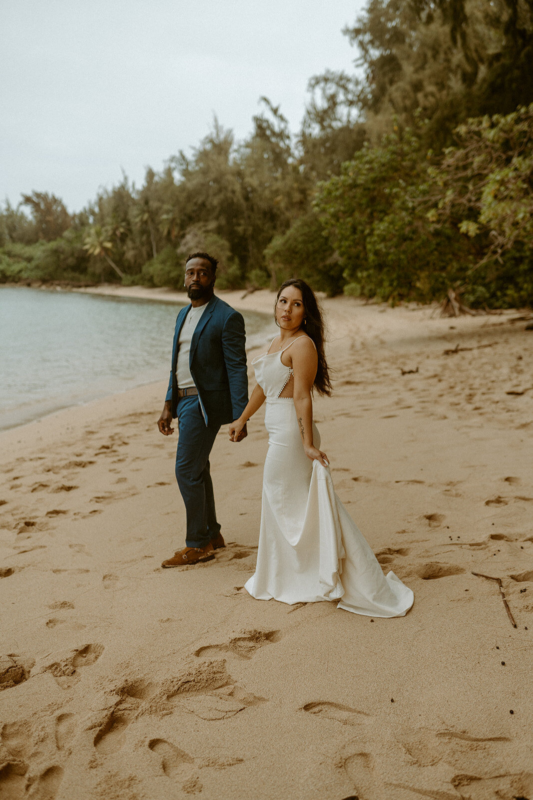 10hawaii elopement photography emilee setting photo oahu elopement packages
