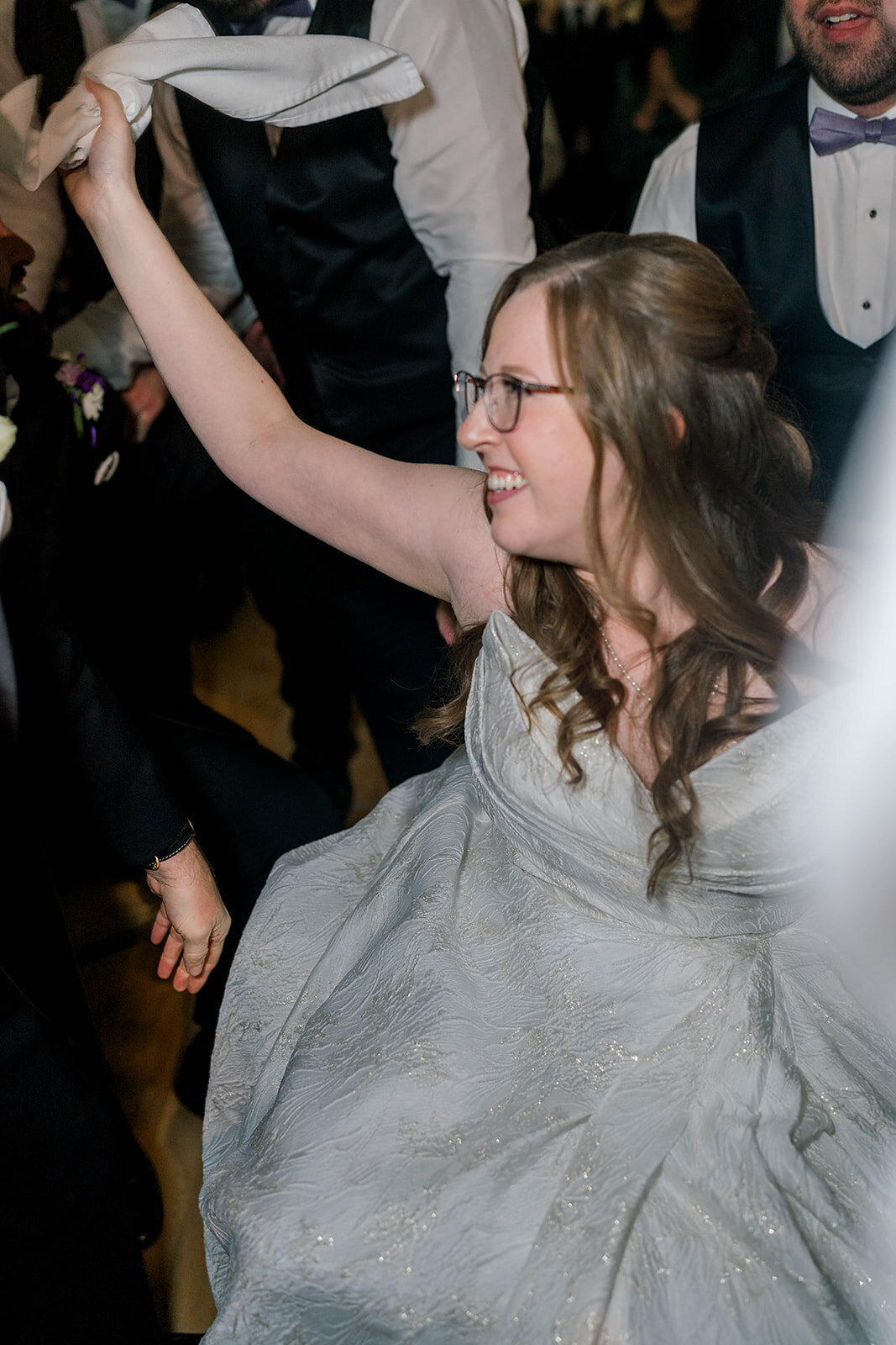Eliana-Melmed-Photography-Chicago-LosAngeles-Jewish-WeddingPhotography-SimchaDancing-00197