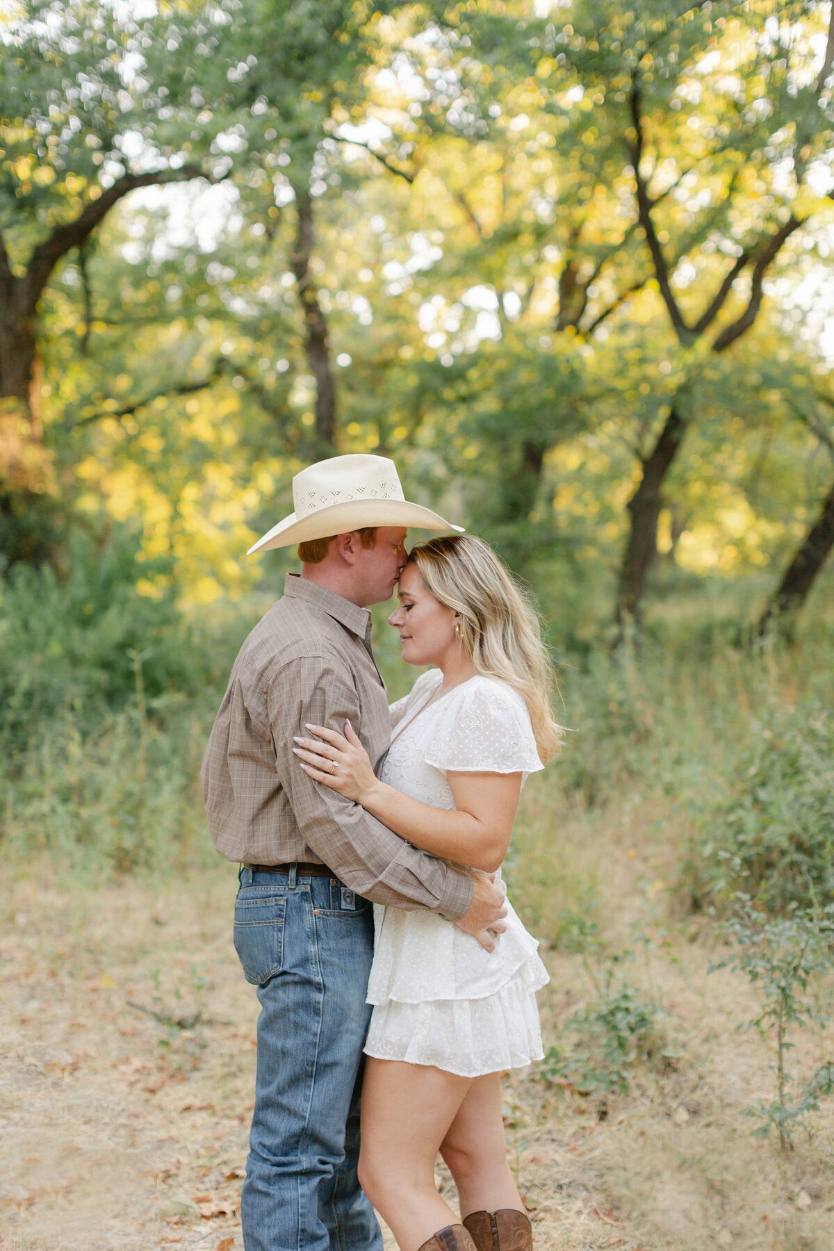outdoor engagement session in dallas fort worth, texas