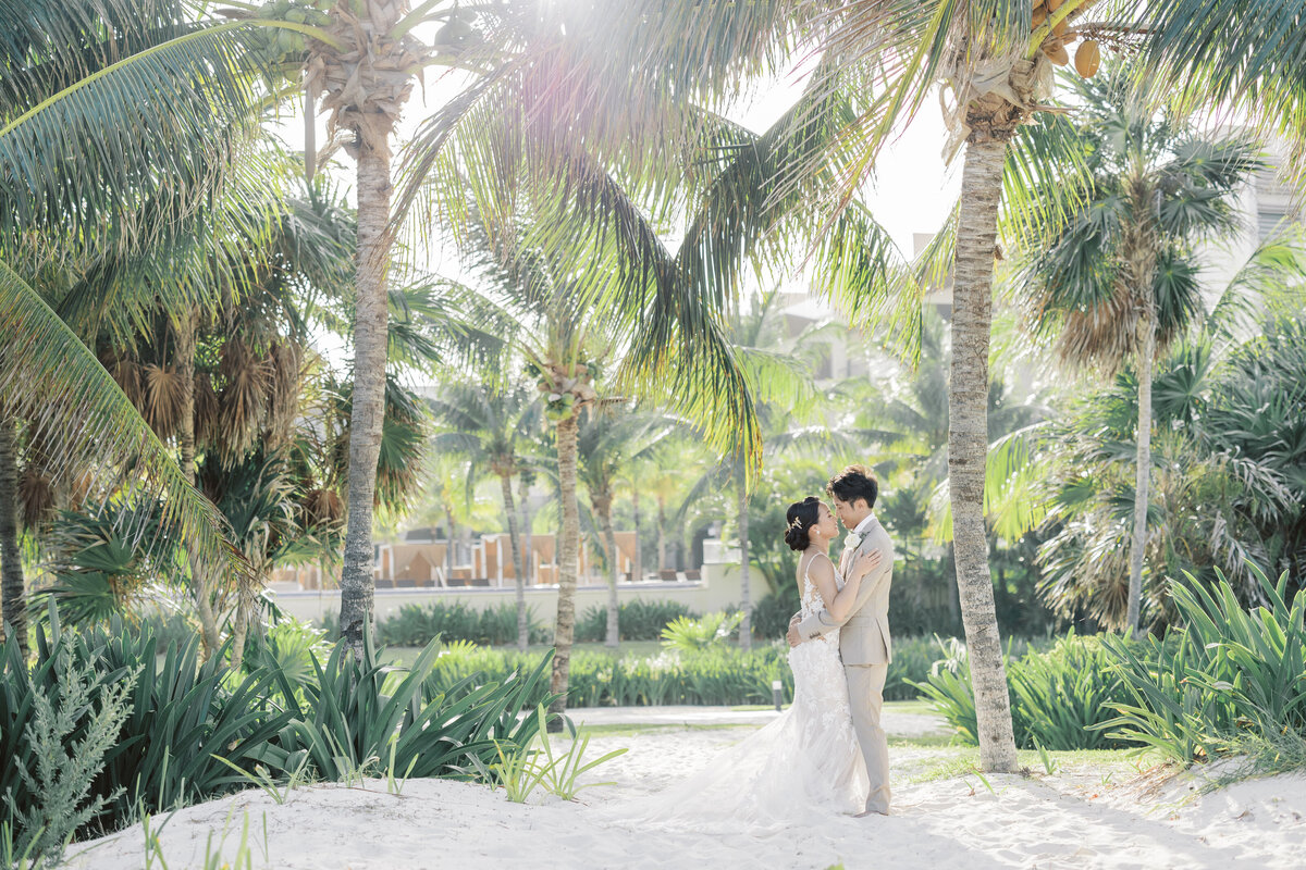 Royalton-Riviera-Cancun-Wedding_Destination-Wedding-Photographer056