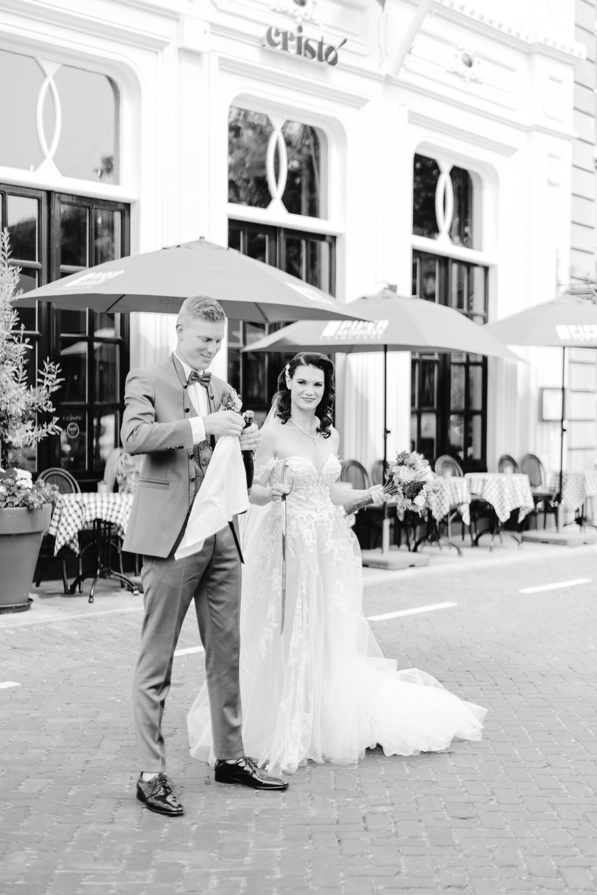 Nathalie & Steven - Laura de Roeck Photography-336-zw Hotel Mondragon