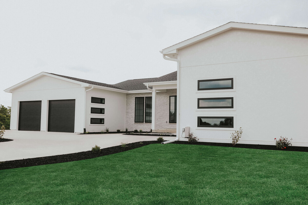 1320-Exterior-Polk-City-Central-Iowa-Custom-Home-JRL-Builders-3F1A4901-2