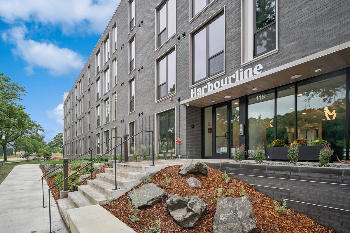 Exterior 1b