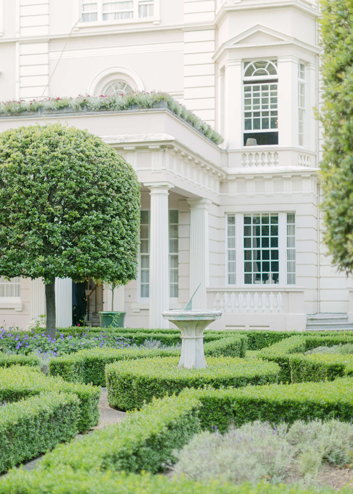 chloe-winstanley-events-clarence-house-gardens
