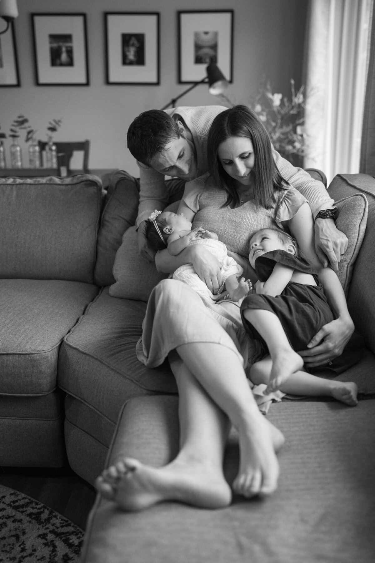 Relaxed-Newborn-Photography-in-Milwaukee-18