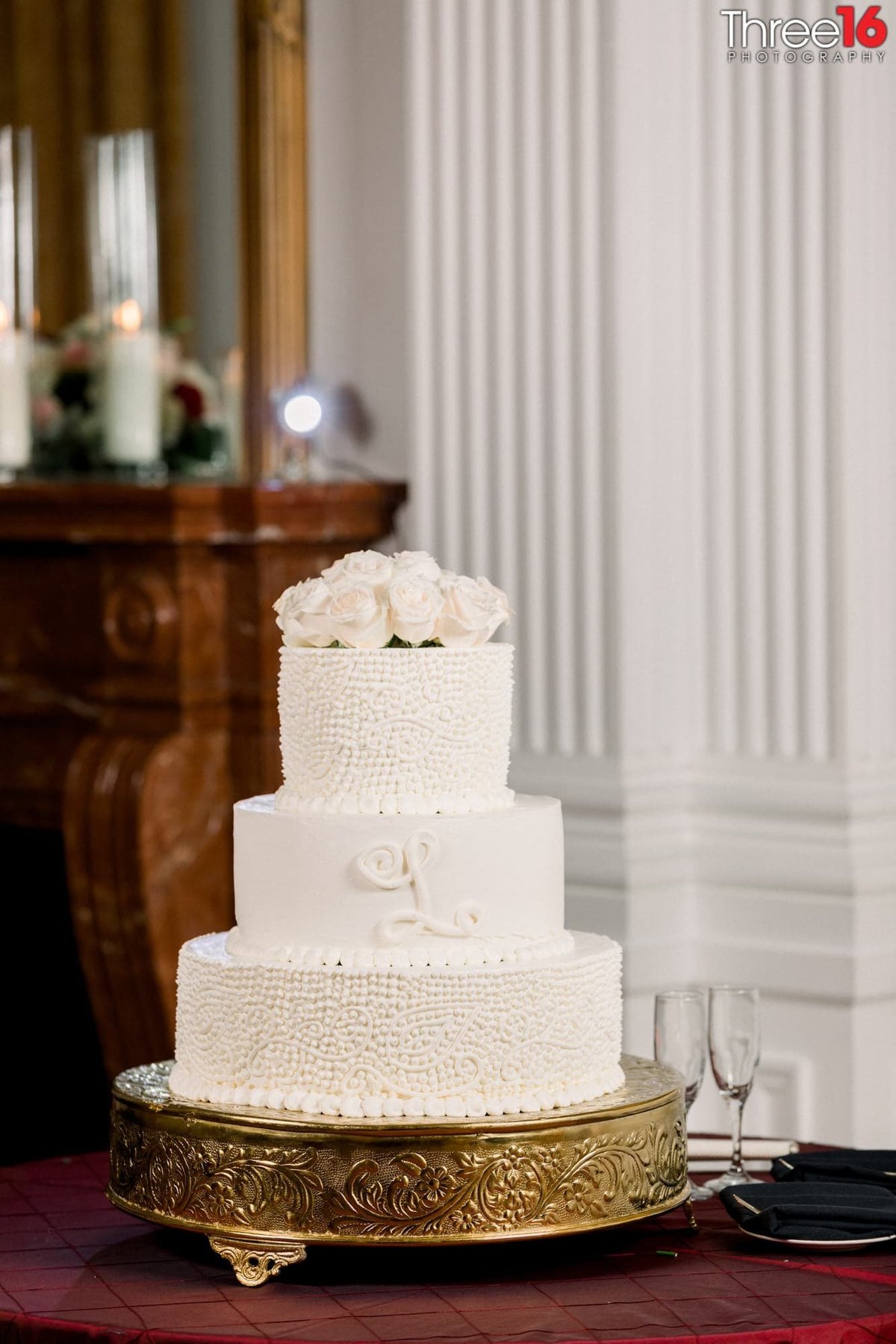 Beautiful 3-tiered white wedding cake