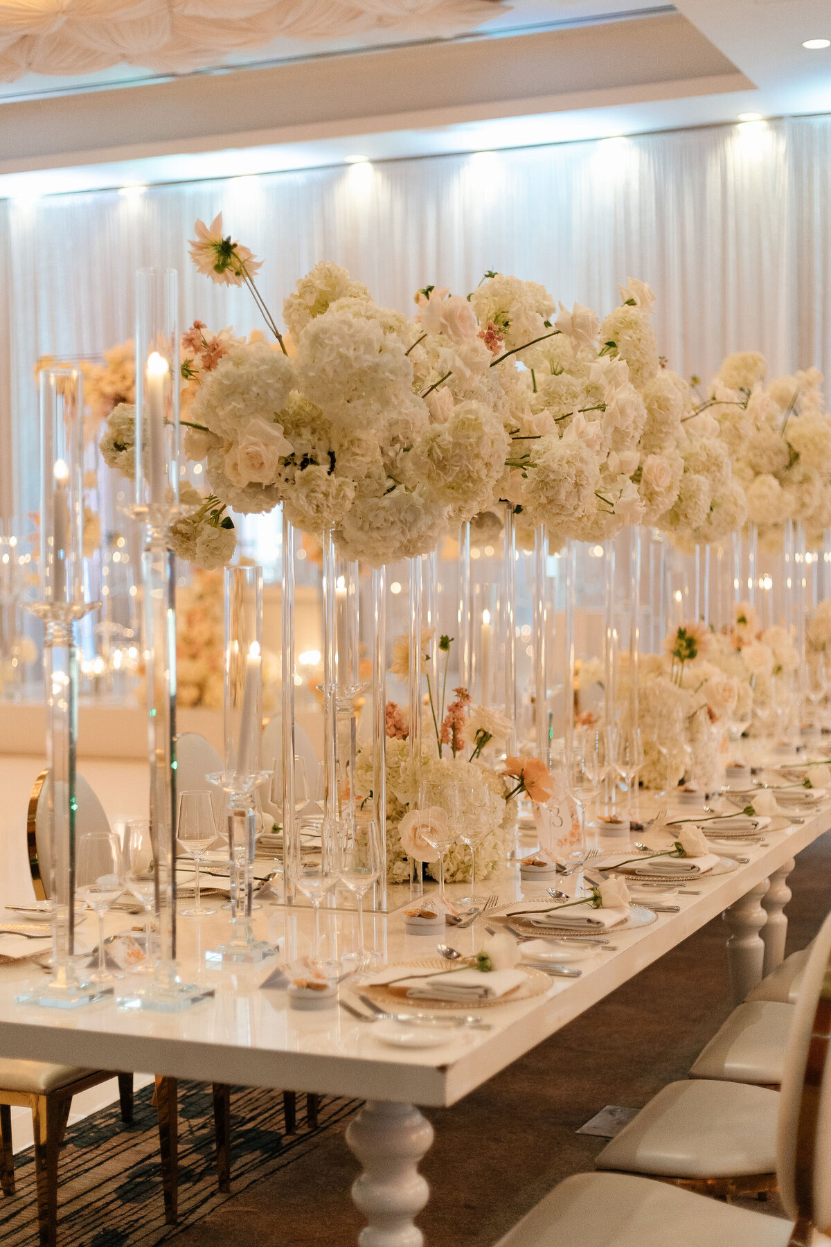 elegant-wedding-reception-decor-crystal-candelabras-floral-arrangements-002