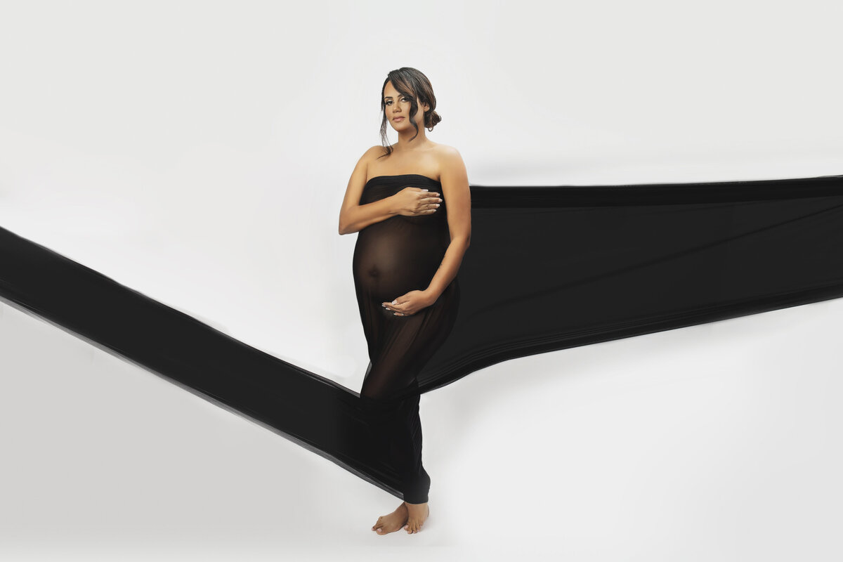 Leander artistic pregnancy photography