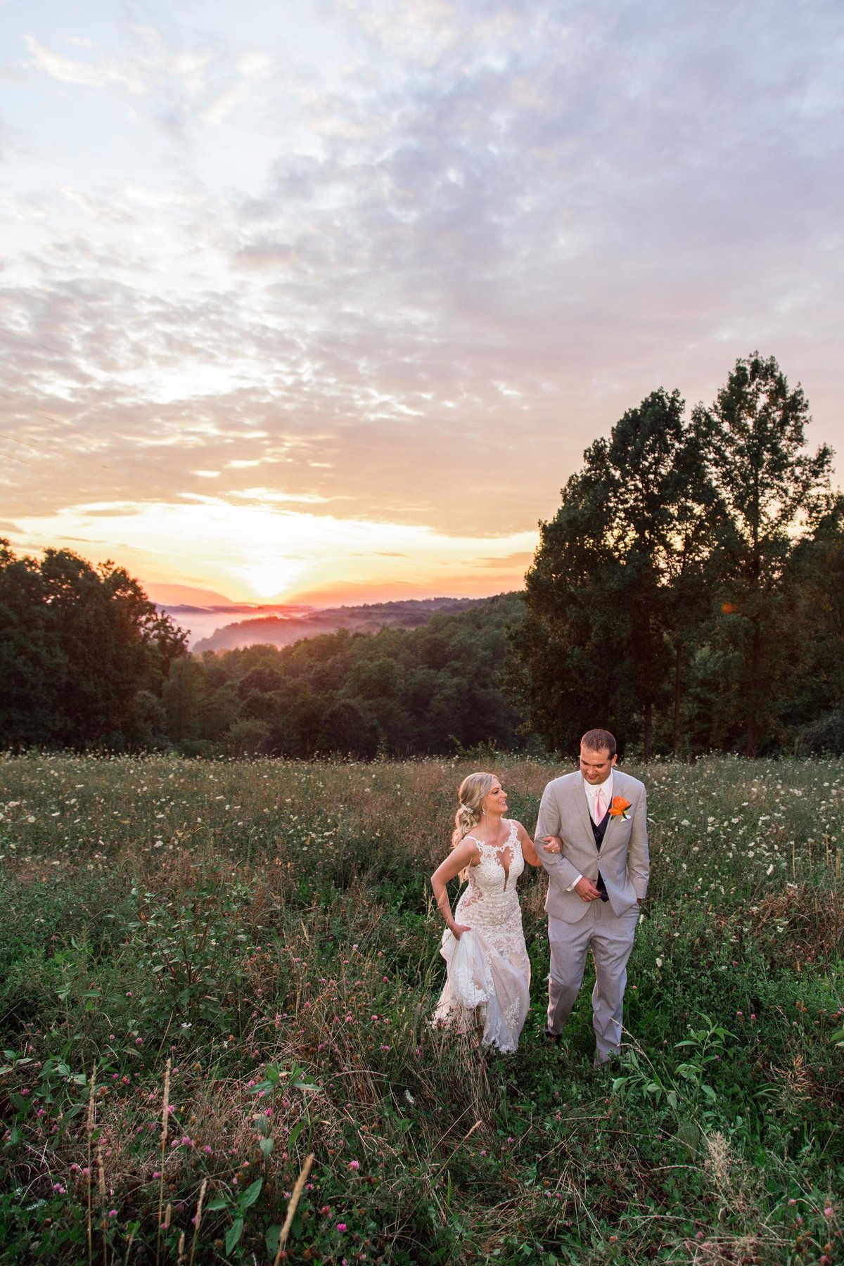 Hannah-Barlow-Photography-The-Barn-on-Enchanted-Acres-Wedding-Photographer